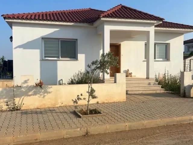 MART 2026 TESLİM 560M2 ARSA İÇERİSİNDE 200M2 KAPALI ALAN ÖZEL HAVUZLU HAVUZ BOYUTU (45x7m) DENİZE 5 DAKİKA MESAFEDE SALAMİS HOTELE 2 DAKİKA MESAFEDE YENİBOĞAZİÇİ'NDE MÜKEMMEL LOKASYON'DA MÜKEMMEL KONUM'DA MÜKEMMEL FIRSAT
