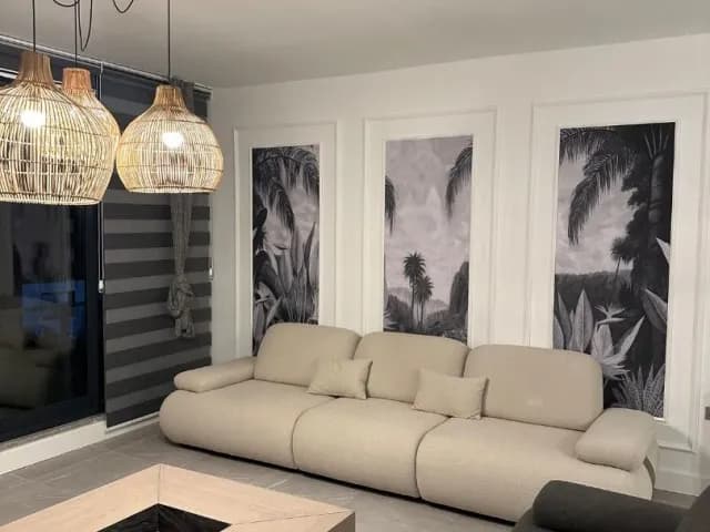 GİRNE MERKEZ 'DE YENİ LİMANA YÜRÜME MESAFESİNDE DENİZ MANZARALI, DEKORASYONLU FULL EŞYALI 2+1