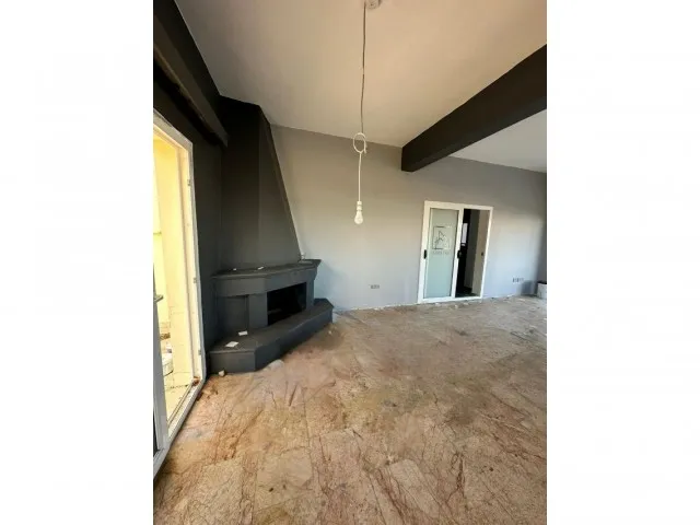 ANA YOL ÜZERİ 2 ADET SATILIK VİLLA (TİCARİ İZİNLİ)