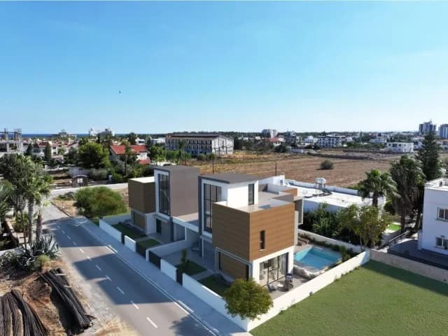 YENİBOĞAZİÇİ'NDE PROJEDEN SATILIK İKİZ FIRSAT VİLLA