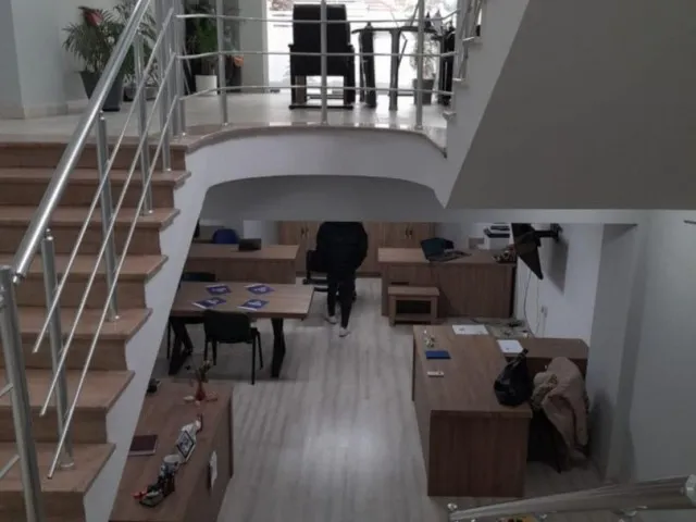 GAZİMAĞUSA'DA ÇOK AMAÇLI 3 KATLI SATILIK BİNA