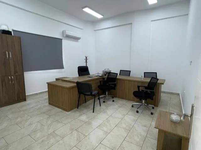 GAZİMAĞUSA'DA ÇOK AMAÇLI 3 KATLI SATILIK BİNA