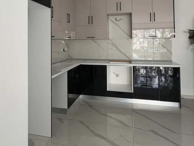 LEFKOŞA 'DA ANA YOLA YAKIN TÜRK KOÇANLI SIFIR DAİRE