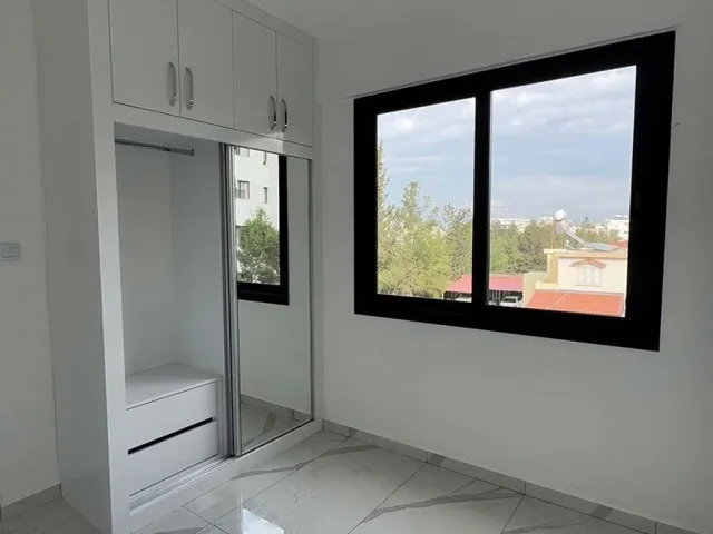 LEFKOŞA 'DA ANA YOLA YAKIN TÜRK KOÇANLI SIFIR DAİRE