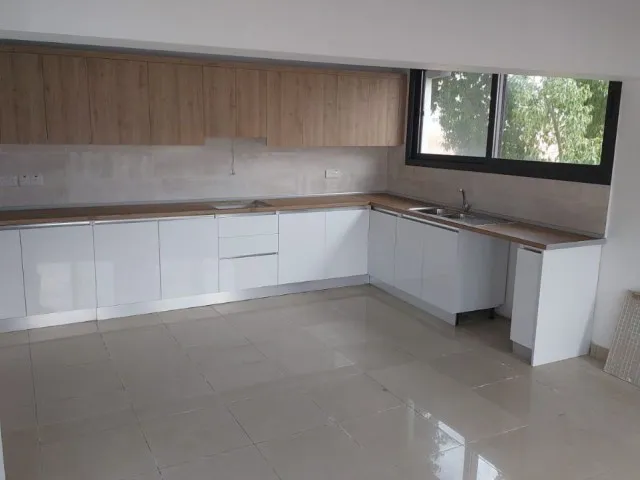 🏢 Lefkoşa Ortaköy’de Ticari İzinli 3+1 Satılık Daire!