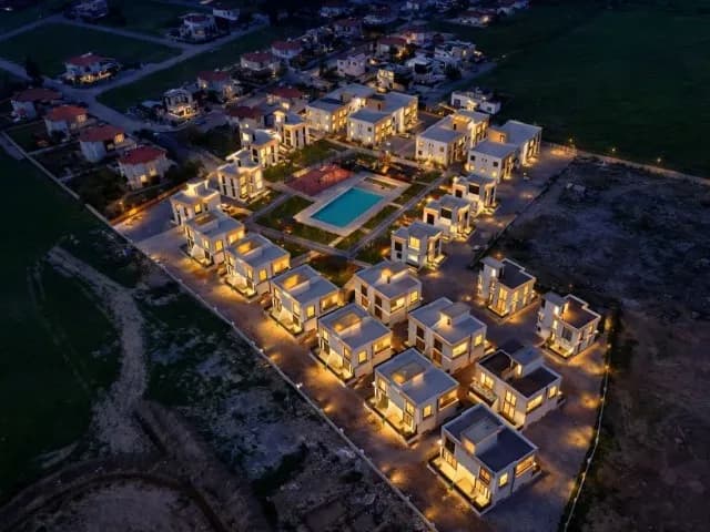 İSKELE BOĞAZ'DA DENİZ MANZARALI SİTEDE VİLLA PROJESİ