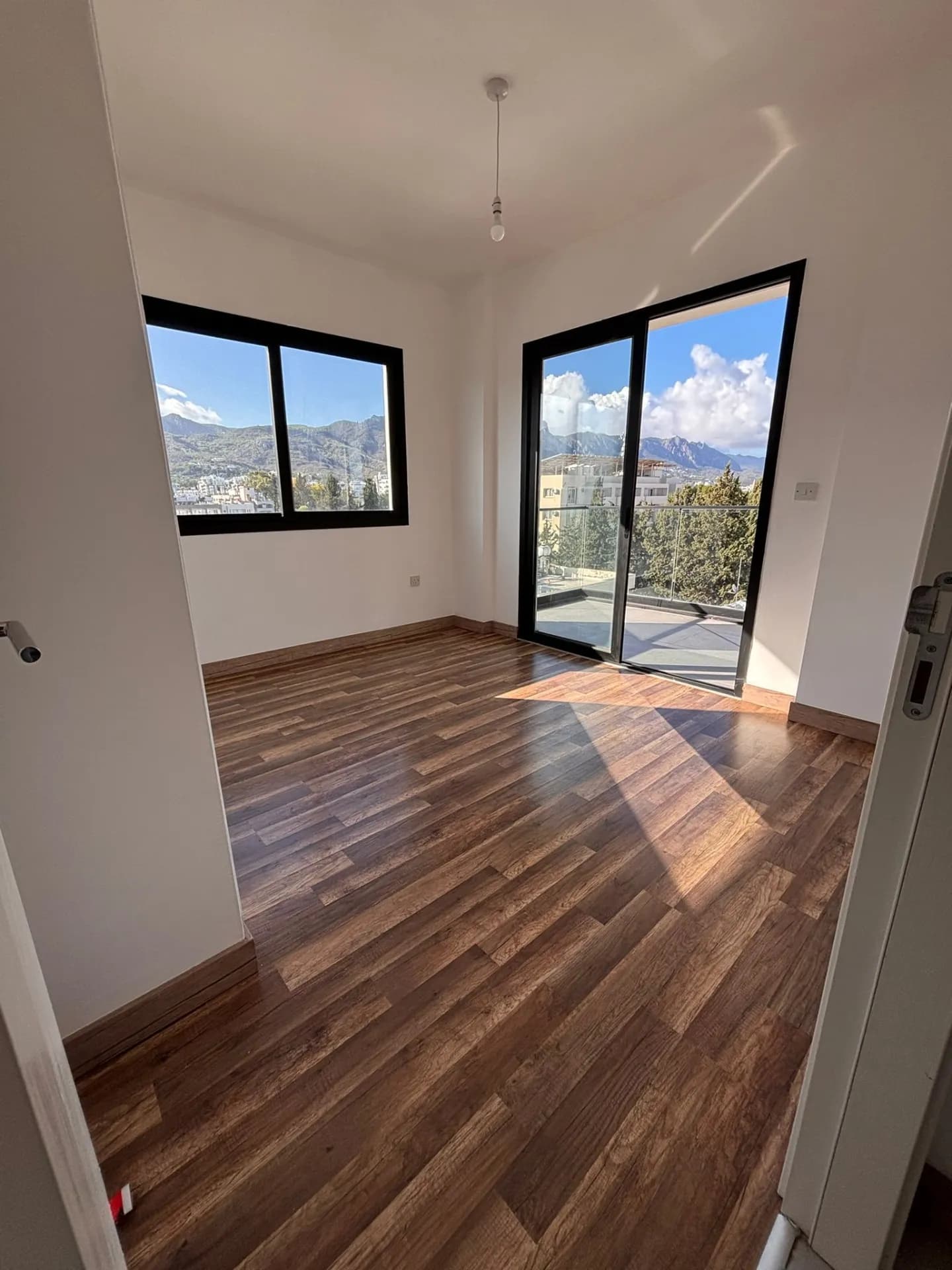 Girne Merkezde Yatırımlık 2+1 Satılık Daire