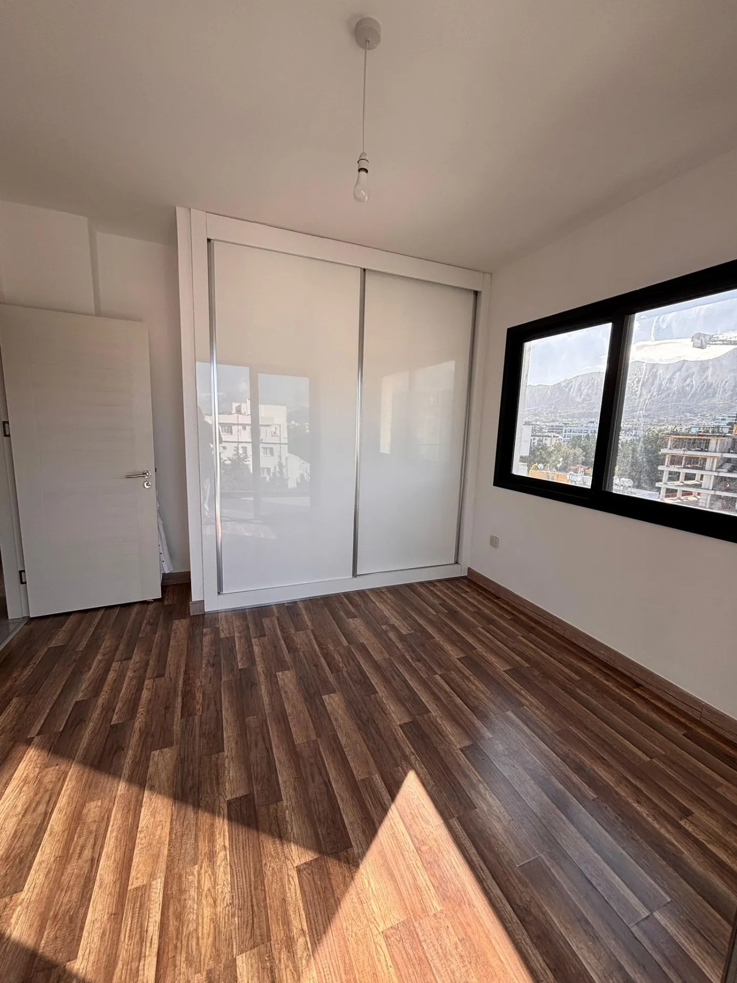 Girne Merkezde Yatırımlık 2+1 Satılık Daire