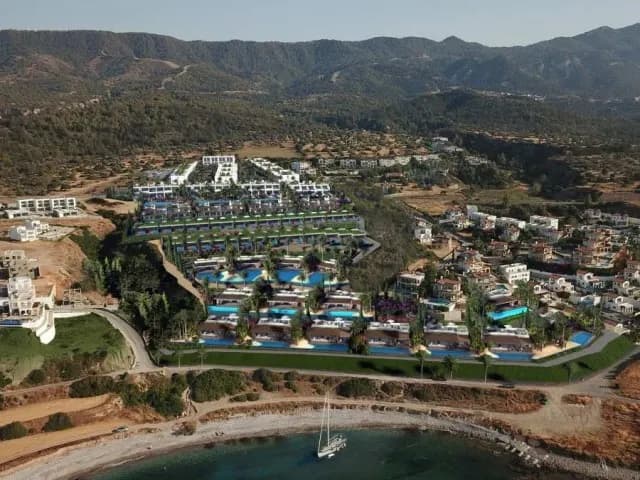 DENİZE SIFIR ÖZEL HAVUZLU EŞSİZ 3+1 LOFT DAİRE