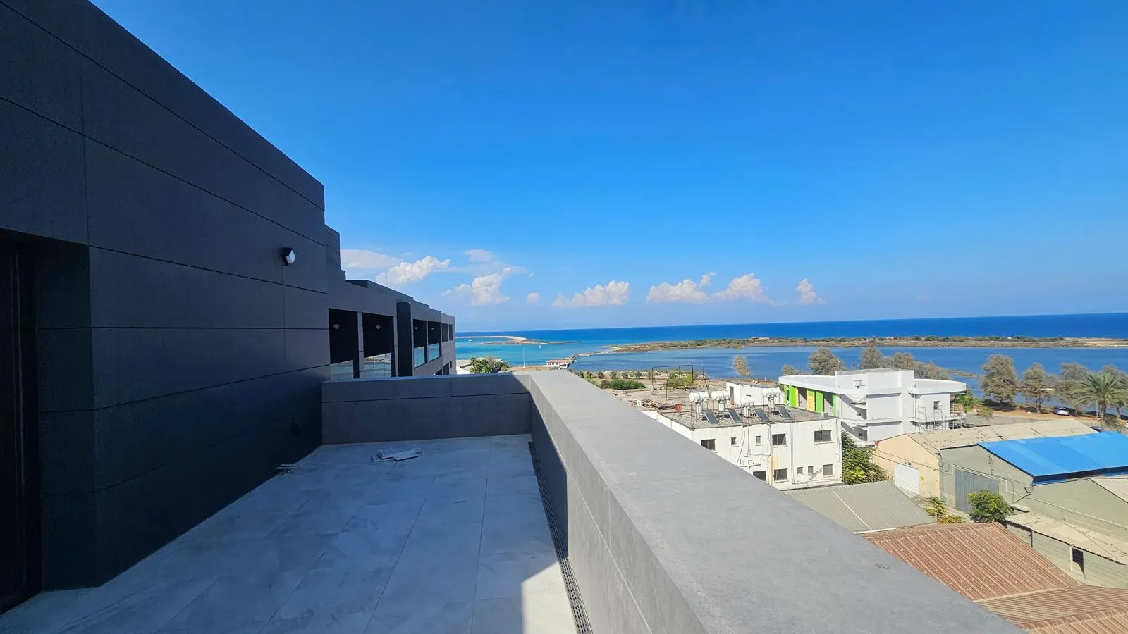 Varosha’da Zirve Yaşam: Panoramik Deniz Manzaralı, Türk Koçanlı 3+1 Lüks Penthouse