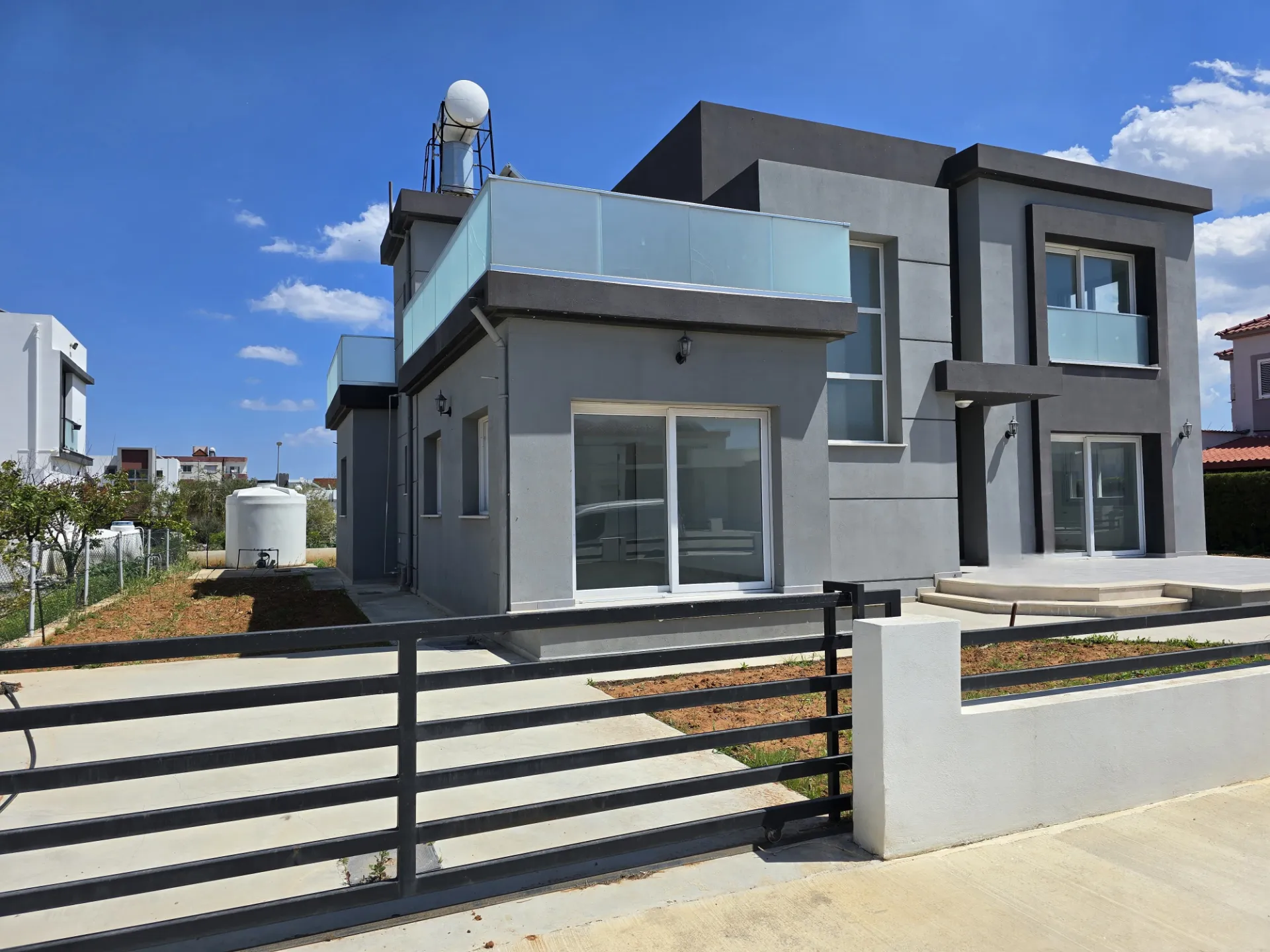 Tuzla'da 3+1 Yeni Yapım Geniş Müstakil Ev