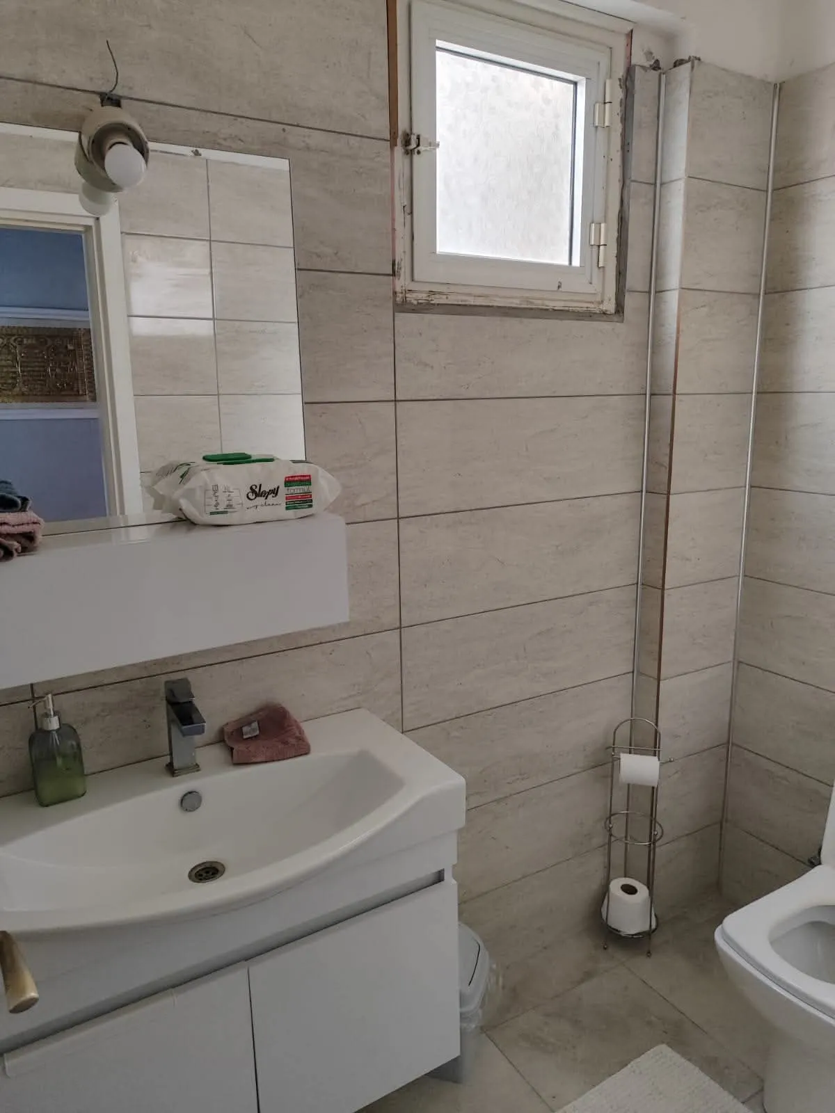 GAZİMAĞUSA YENİBOĞAZİÇİ'NDE TÜRK KOÇANLI GENİŞ 3+1 DAİRE FIRSATI / AİLE APARTMANI, MERKEZİ KONUM, OKUL HASTANE YAKIN...