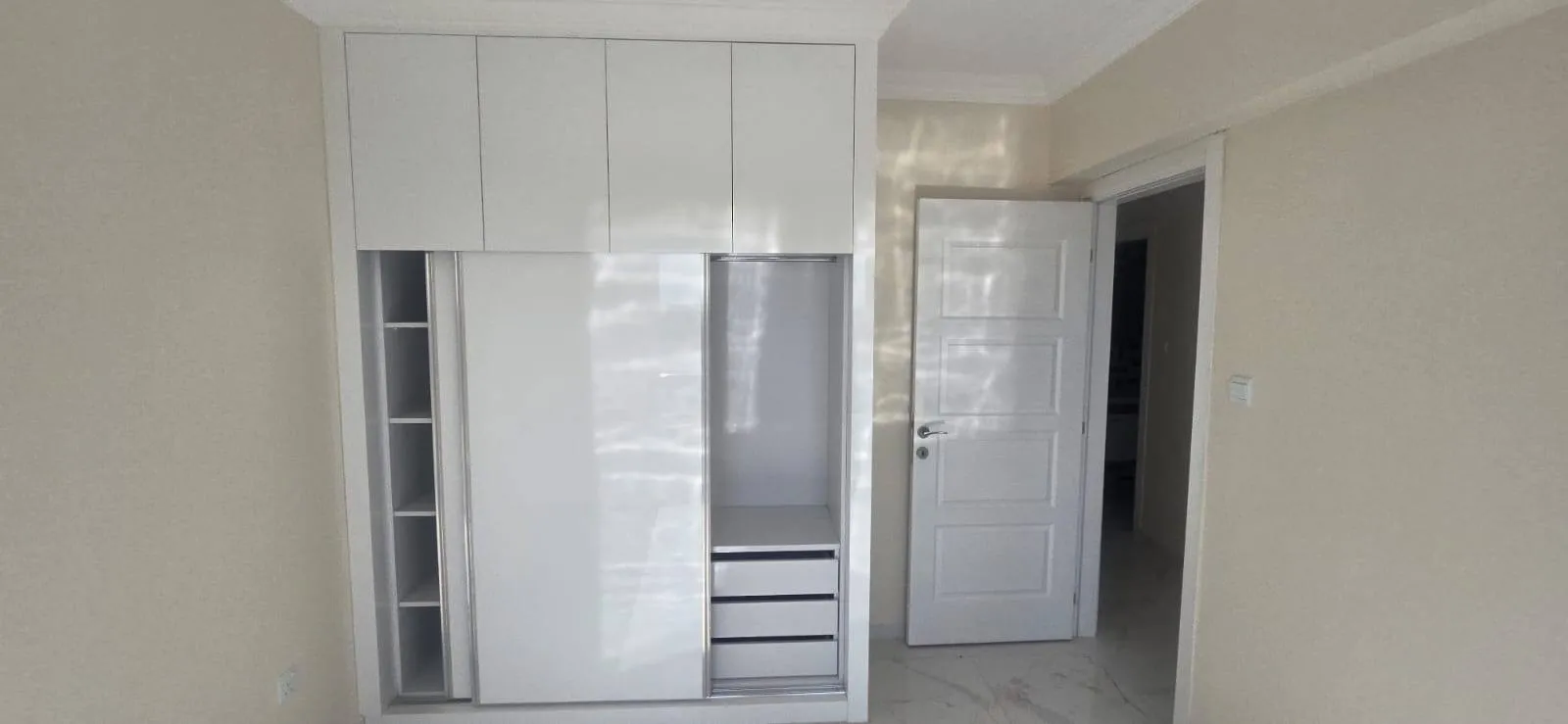 YENİBOĞAZİÇİ'NDE TÜRK KOÇANLI GENİŞ 3+1 DAİRE FIRSATI