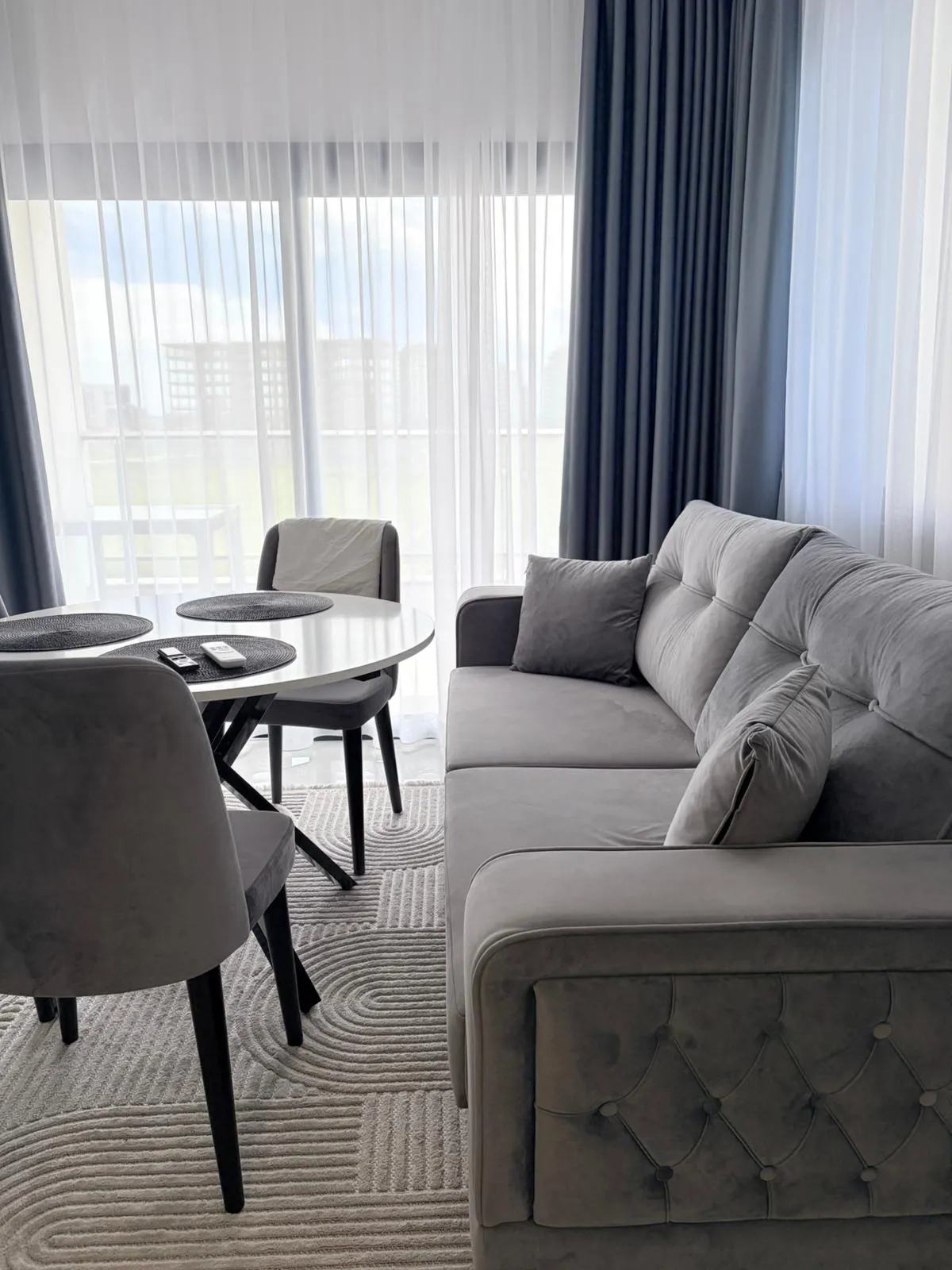 LONG BEACH CAESAR RESORT’TA SIFIR EŞYALI, DENİZ MANZARALI KİRALIK 1+1