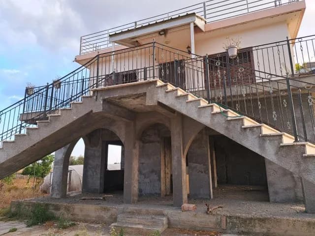 İSKELE ZİYAMET KÖYÜNDE 3,5 DÖNÜM ARAZİ İÇİNDE MÜSTAKİL KÖY EVİ SATILIK!